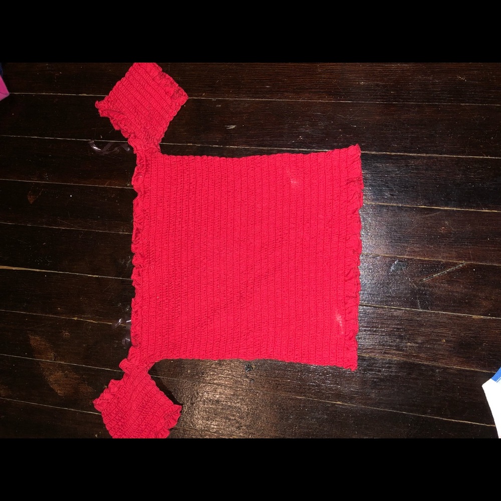 OFF SHOULDER RED CROP TOP